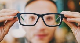 Una sentencia obliga al Principado de Asturias a pagarle las gafas a un empleado público. Solo es la primera de muchas