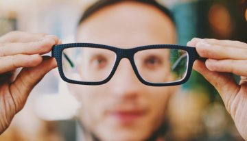 Una sentencia obliga al Principado de Asturias a pagarle las gafas a un empleado público. Solo es la primera de muchas