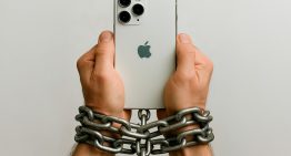 El miedo a quedarse sin iPhone existe. Se llama Nomofobia y así lo describe la ciencia