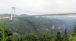 China quiso ser la reina de los trenes de alta velocidad. Así que construyó todos los puentes más largos del mundo