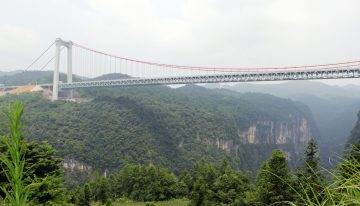 China quiso ser la reina de los trenes de alta velocidad. Así que construyó todos los puentes más largos del mundo