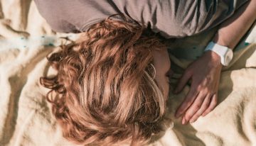 Infierno de día, purgatorio de noche: los hábitos y trucos para dormir bajo una ola de calor extrema