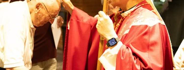 El nuevo Papa León XIV tiene un Apple Watch. No sabemos si es un lujo pecaminoso, pero es lo más inteligente que puede hacer 