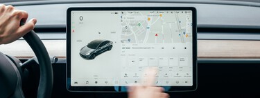 Elon Musk prometió lo imposible con su robotaxi. Su último retraso es la confirmación de que volvió a colárnosla