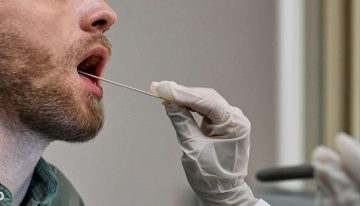 Un análisis de saliva podría revelar el riesgo de padecer cáncer, párkinson o enfermedades coronarias
