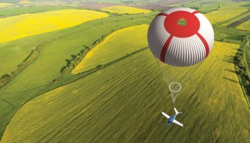 Hay quien se pregunta por qué los aviones no tienen paracaídas. Este fabricante decidió dejar de preguntárselo y poner uno