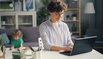2.500 euros por facilitar el teletrabajo y flexibilizar el horario: el plan de Extremadura para pymes y autónomos