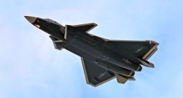 China acaba de dar una señal clara de que el J‑20S está listo para la acción: ya vuela con insignias de una unidad operativa