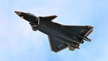 China acaba de dar una señal clara de que el J‑20S está listo para la acción: ya vuela con insignias de una unidad operativa