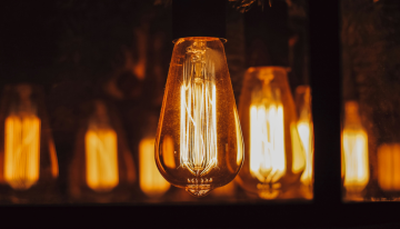 España produce más energía solar que nunca, pero solo consigue una hora barata de electricidad al día