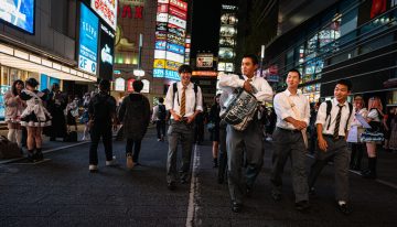 El extraño zumbido que solo puedes escuchar a una edad. La frecuencia que Japón, EEUU y Europa utiliza contra los jóvenes