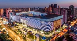 El centro comercial más ambicioso de China no se conforma con vender: el Wushang Dream Era es una miniciudad bajo techo