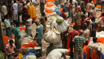 En la India hay ciudades que tienen 40ºC en la calle a las 10 de la mañana. Así que han empezado a vivir de noche