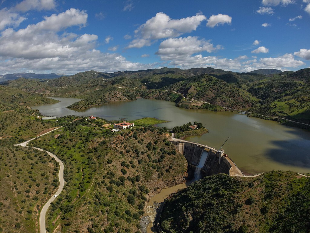 Lo que vino rápido, rápido se está yendo: las grandes cuencas ya tienen sus embalses a menos del 80% de su capacidad