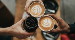 Cada vez hay más estudios que vinculan el café con vivir más. Y es muy fácil meter la pata al preparar ese café 'filosofal'