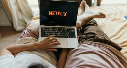 Ver Netlix sin publicidad es, desde ahora, mucho más caro: la plataforma elimina su plan más barato sin anuncios