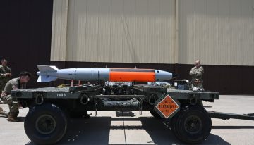 No es que EEUU haya advertido a Rusia sobre Ucrania, es que acaba de enviar bombas nucleares de hasta 50 kilotones a Europa