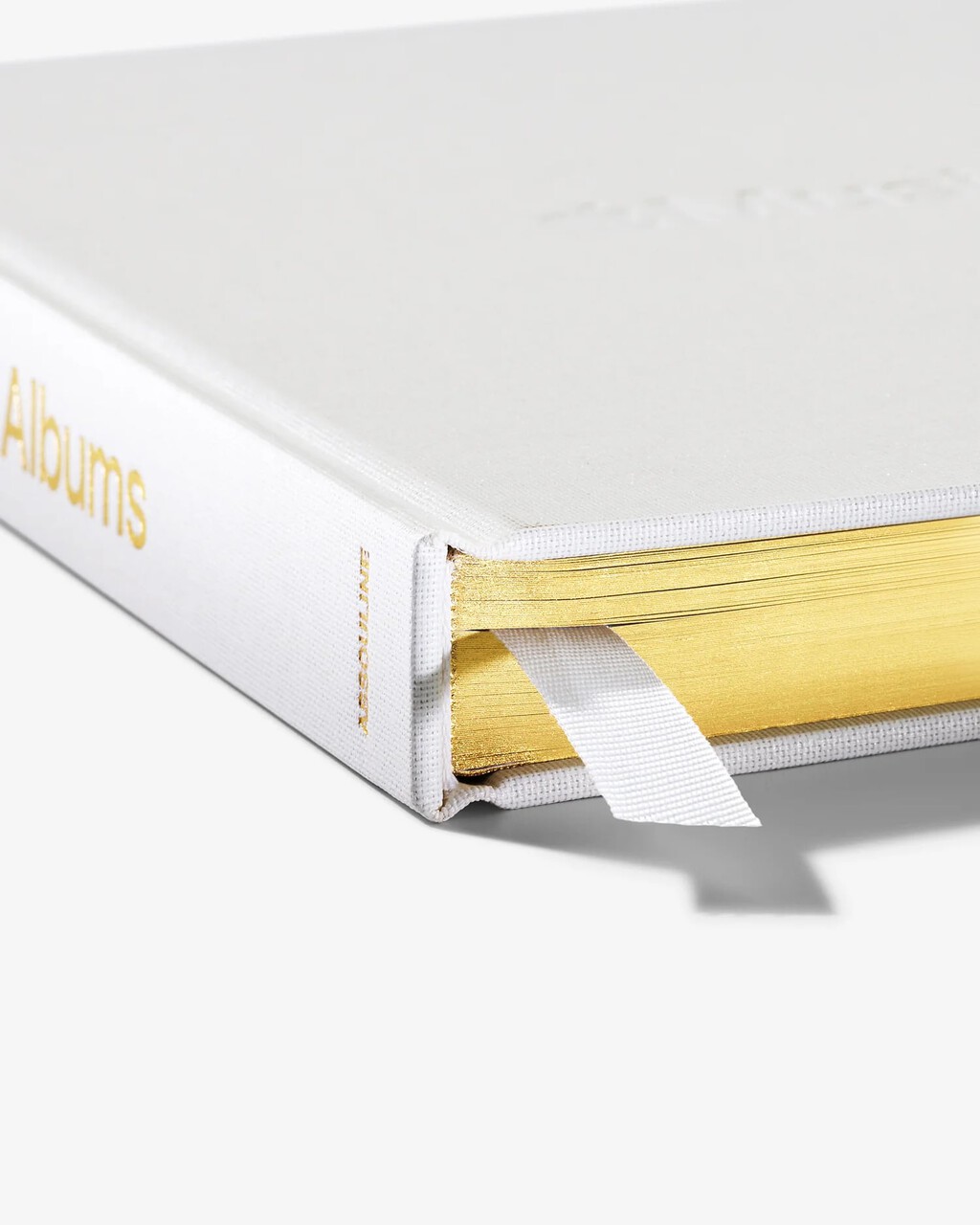 El exclusivo libro de Apple que ya vale 1.700 euros en reventa. Así es por dentro este tesoro de papel 