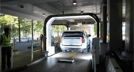 Devolvió su coche de alquiler y se encontró con una factura extra de 400 dólares. El motivo: la IA cazó un arañazo diminuto