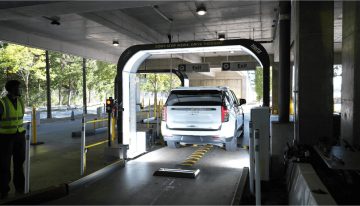 Devolvió su coche de alquiler y se encontró con una factura extra de 400 dólares. El motivo: la IA cazó un arañazo diminuto