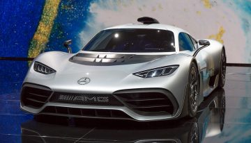 Cuando Mercedes fabricó un «F1» de calle a tres millones de euros cada uno, se olvidó de algo importante: que no se incendiaran