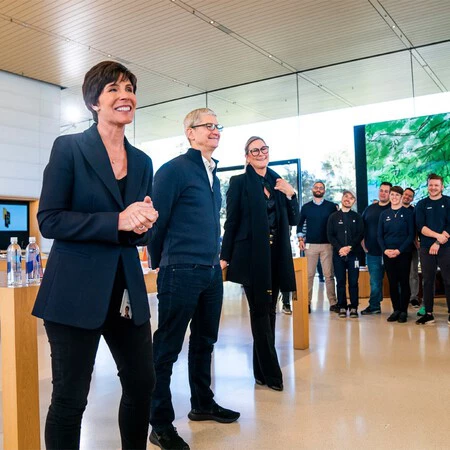Apple Deirdre Obrien