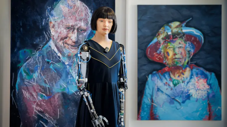 Robot Ai Da asegura que no busca «reemplazar a los artistas humanos»
