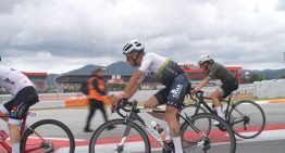 Un grupo de trasplantados pedalean el circuito de Montmeló durante 24 horas: «La vida continúa y se puede disfrutar al máximo»