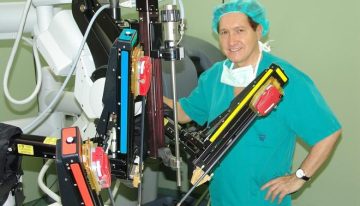 20 años de la primera cirugía robótica de España: la Fundació Puigvert operó dos cánceres de próstata con un Da Vinci de solo tres brazos