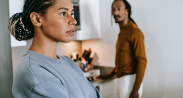 Muchas mujeres heterosexuales dicen estar hartas de los hombres. Hay una teoría que lo explica: «heterofatalismo»