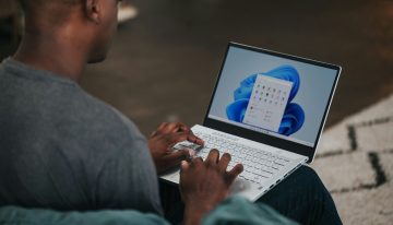 Microsoft ya tiene su visión de cómo será Windows en 2030. De ratón y teclado, poco: lo que harás es hablar con él