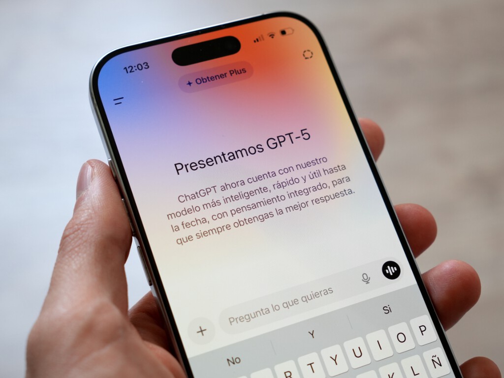 ChatGPT-5 acaba de llegar: es gratis, lo hemos probado pero su mejor funciones viene desactivada por defecto 