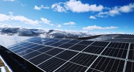 La industria china lleva años tirando los precios de los paneles solares. Ahora un 30% de sus trabajadores está en la calle