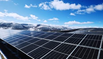 La industria china lleva años tirando los precios de los paneles solares. Ahora un 30% de sus trabajadores está en la calle