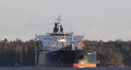 Alguien cortó cinco cables submarinos en el Báltico. Finlandia ya señala como responsable a un barco de la “flota en la sombra”
