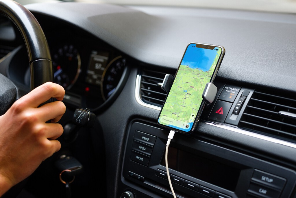 Después de años usando Google Maps, he dado el salto a Apple Maps en el coche y es lo mejor que he hecho en mucho tiempo