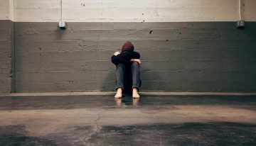 Delirios en directo y suicidios alimentados por la IA: qué está pasando realmente con la IA y la salud mental