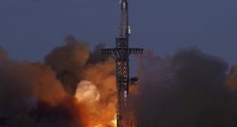 SpaceX lanza con éxito al espacio el megacohete con el que Musk sueña llevar la humanidad a Marte
