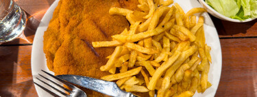 La invención de la tradición gastronómica en España: cómo colamos el cachopo o los espetos como "platos típicos"