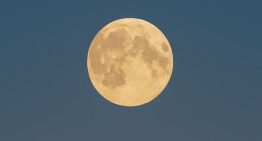 Luna llena de agosto 2025: cuándo verla, por qué se llama luna de esturión y cuántas superlunas habrá este año
