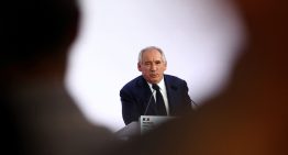 El primer ministro de Francia deja el Gobierno en el aire al pedir un voto de confianza en  la Asamblea francesa en septiembre