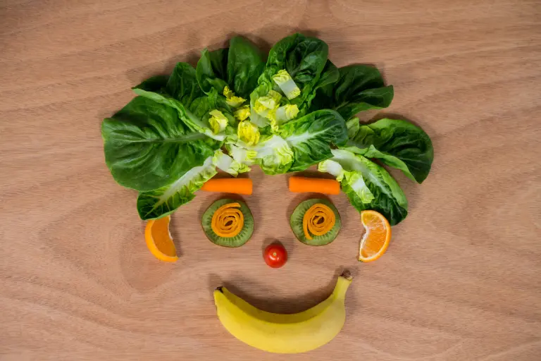 ¿Qué papel juegan las emociones y la psicología en la elección de alimentos saludables?