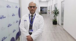 Albert Jauregui, cirujano: «Trasplantar el pulmón o el corazón de un cerdo a un humano podría ser una solución a la escasez de órganos»