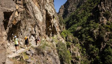 Las Gorges de Carançà: una profunda senda excavada en la roca que desafía el miedo a las alturas