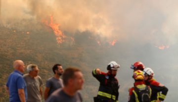 Última hora de los incendios en España, en directo | Los equipos de extinción luchan contra 12 incendios graves