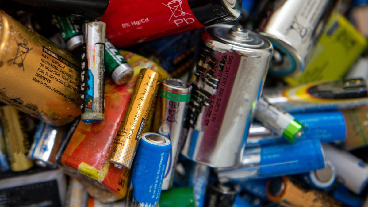 Las pilas agotadas pueden liberar sustancias tóxicas para el medioambiente.