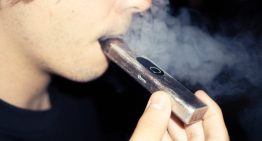 Los jóvenes que vapean tienen tres veces más probabilidades de comenzar a fumar