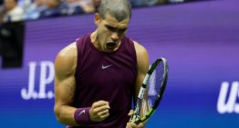 Alcaraz bate a Opelka en su estreno en el US Open