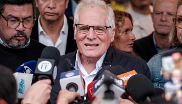 Miguel Uribe Londoño, padre del senador colombiano asesinado, se presenta como precandidato presidencial de la derecha