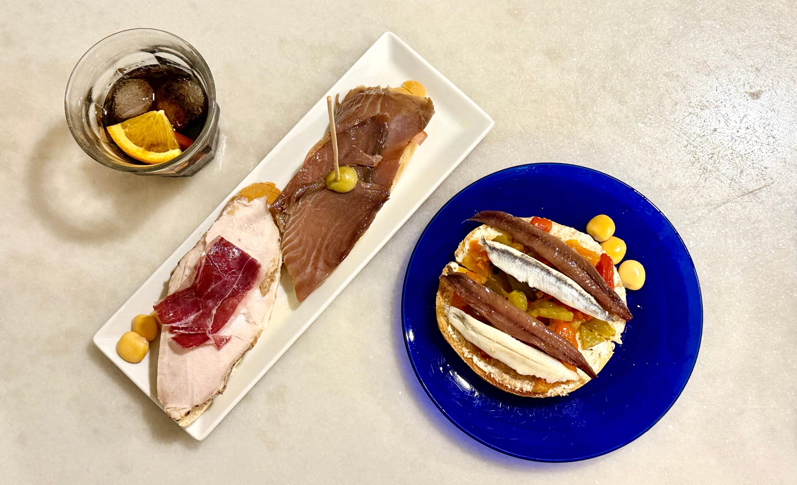 Delicias de lata en la taberna La Sorpresa de Cádiz